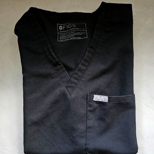 Figs scrubs set in black.